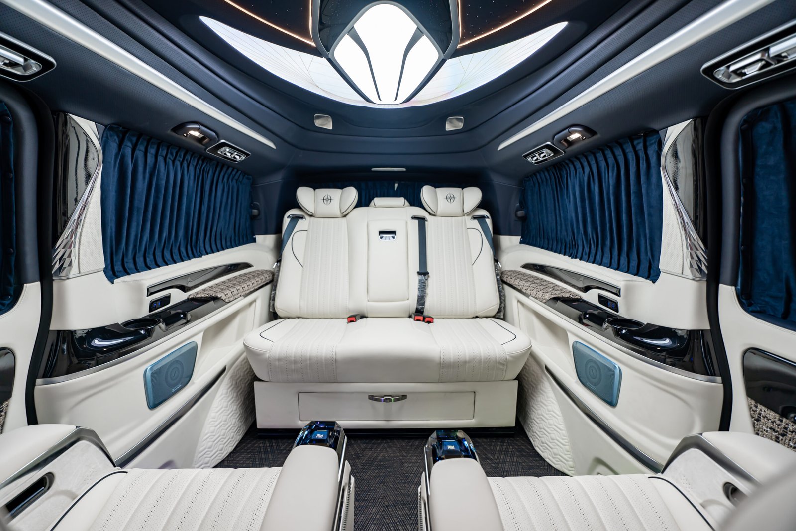 2026 Mercedes-Benz Vito 7-Seater High-Roof five-door Business Van - Image 9