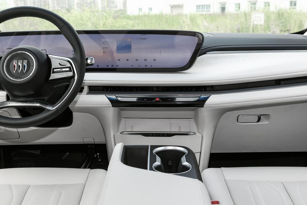 2025 Buick GL8 Fleet Edition - Image 5