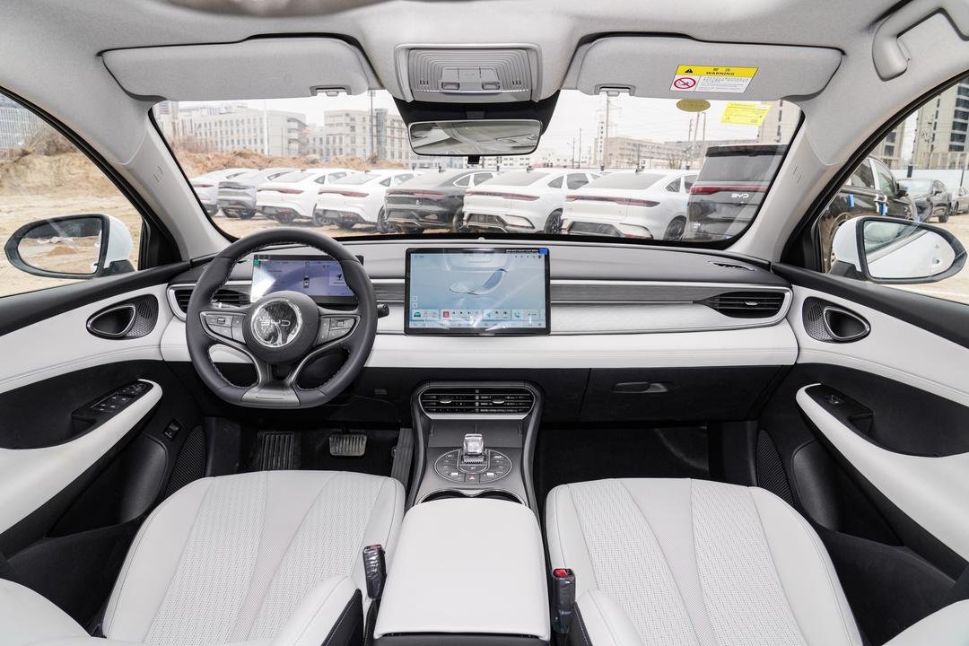 2025 BYD Seal 05 DM-i - Image 4