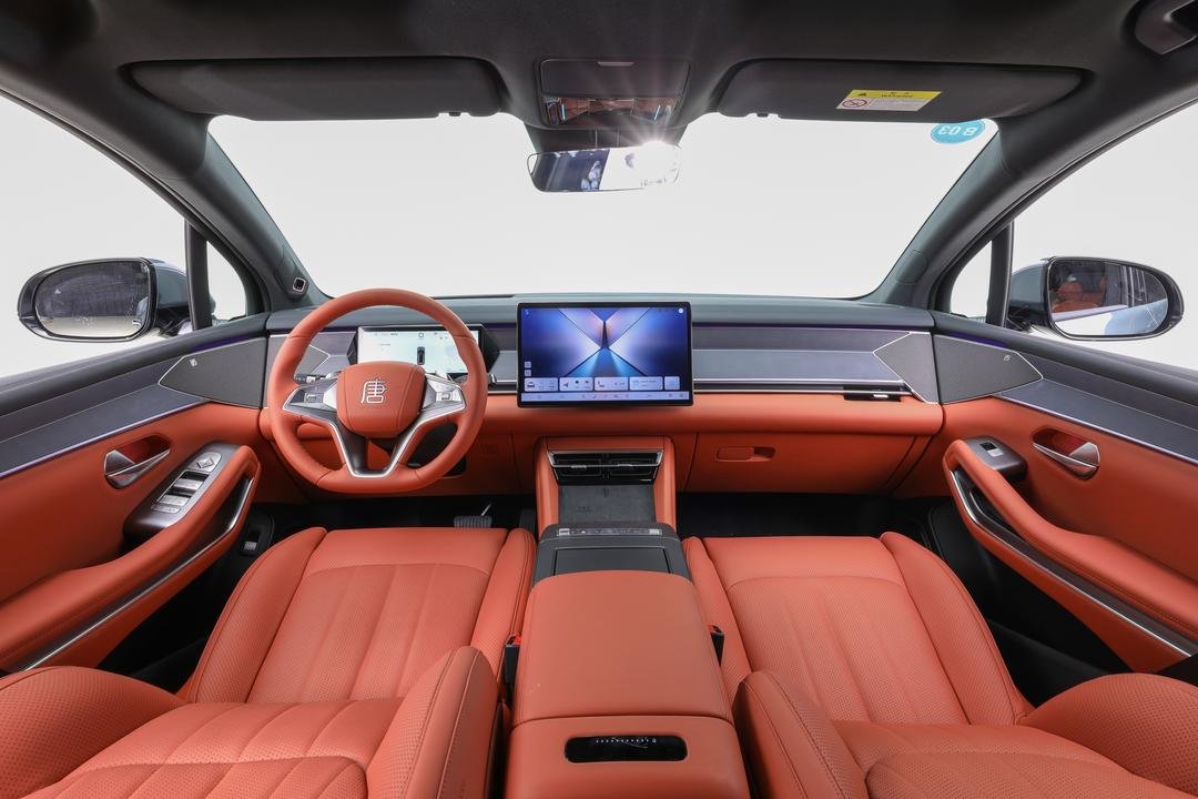 2025 BYD Tang L EV - Image 4