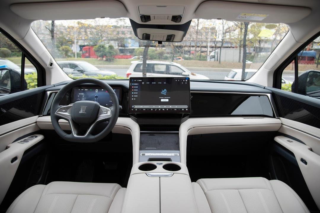 2025 BYD Xia DM-i - Image 4