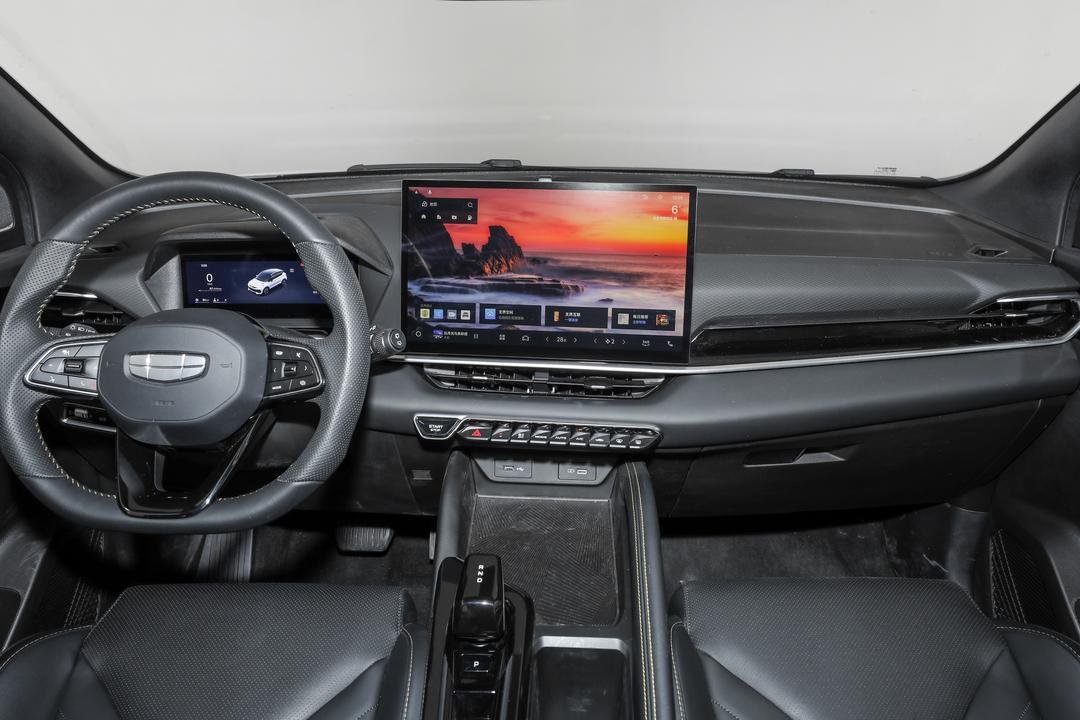 2025 Geely Coolray 1.5L CVT - Image 5