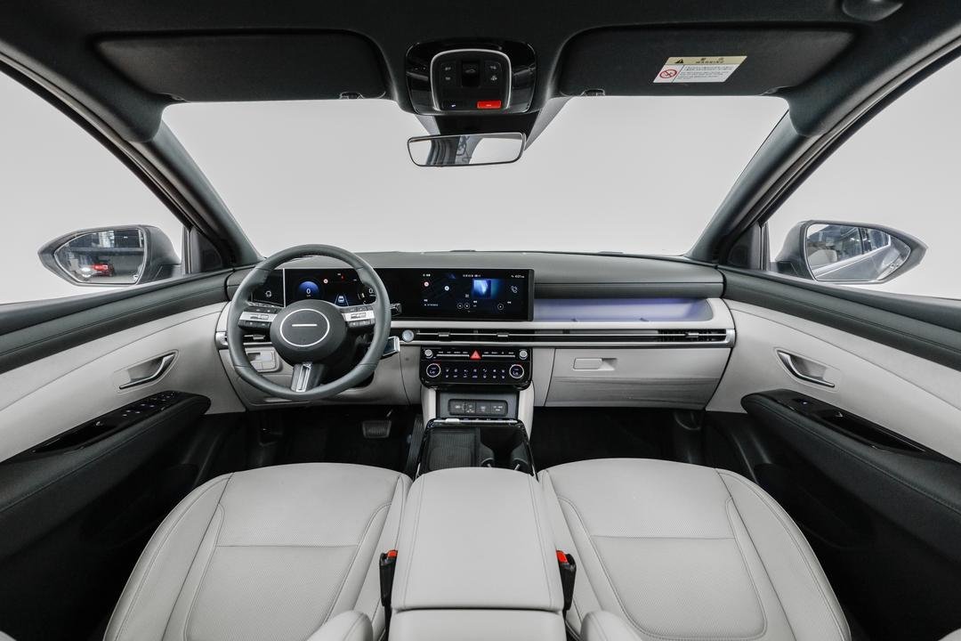 2025 Hyundai Tucson - Image 4