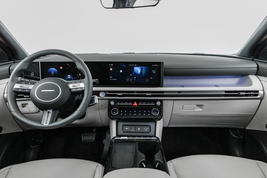 2025 Hyundai Tucson - Image 5