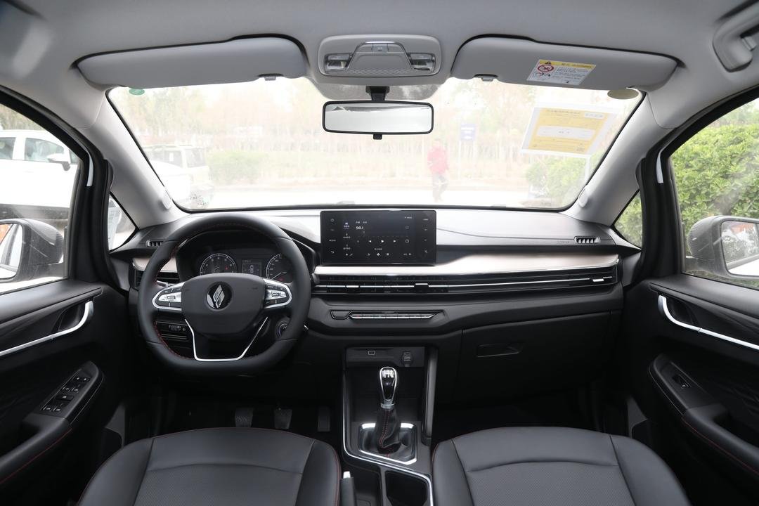 2024 Livan X3 Pro 1.5L CVT - Image 4