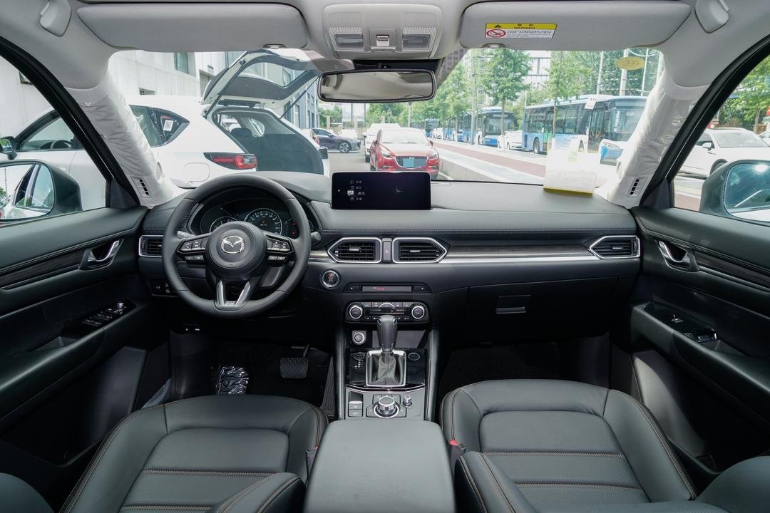 2025 Mazda CX-5 2.0L - Image 4