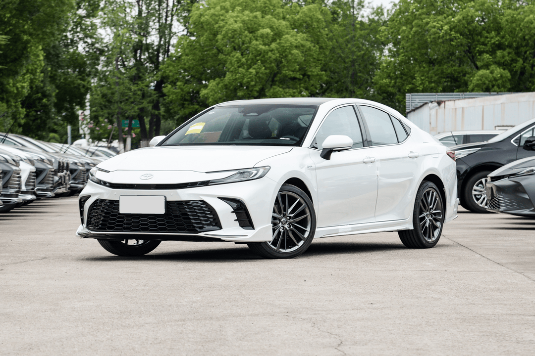 2026 Toyota Camry 2.5L HEV - Image 3