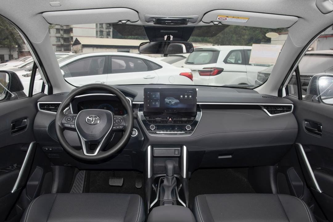 2026 Toyota Frontlander 2.0L HEV - Image 4