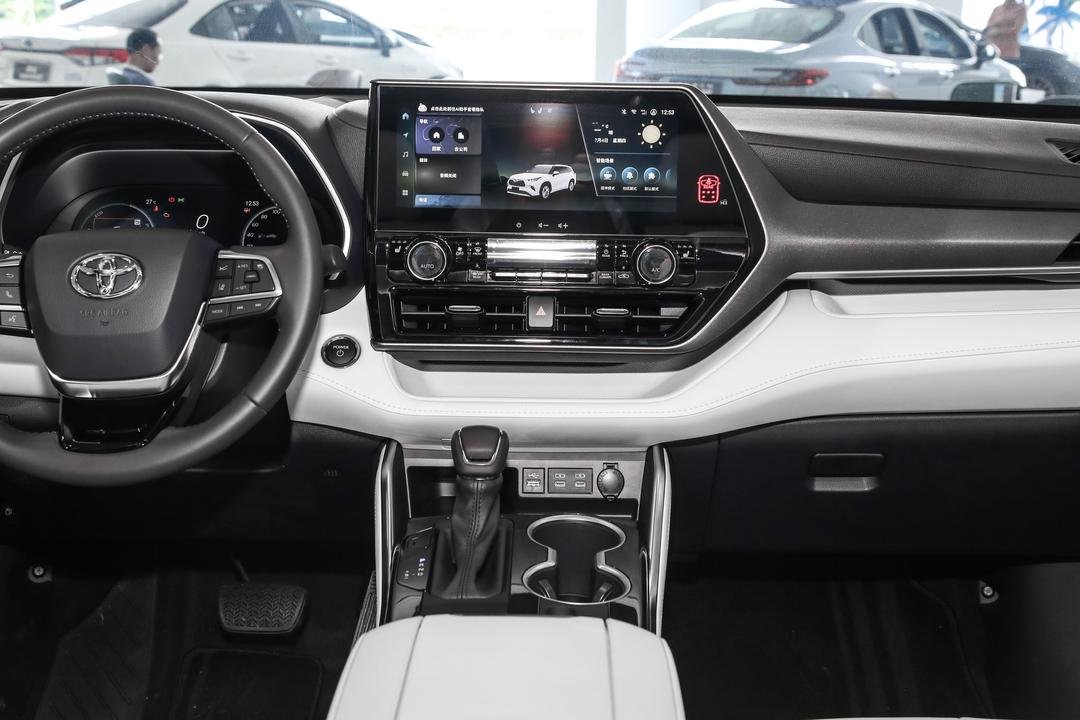 2026 Toyota Highlander 2.5L HEV - Image 5