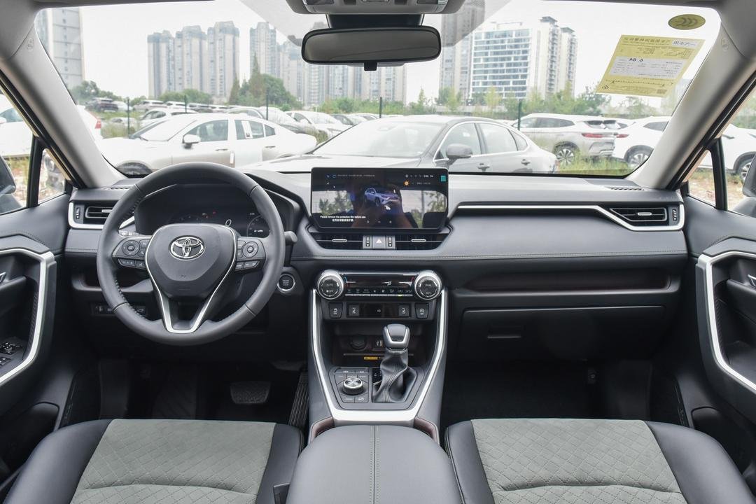2026 Toyota RAV4 2.0L - Image 4